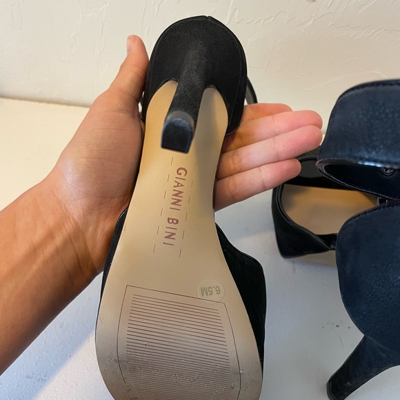 Black Gianni Bini platform heels - Picture 6 of 7